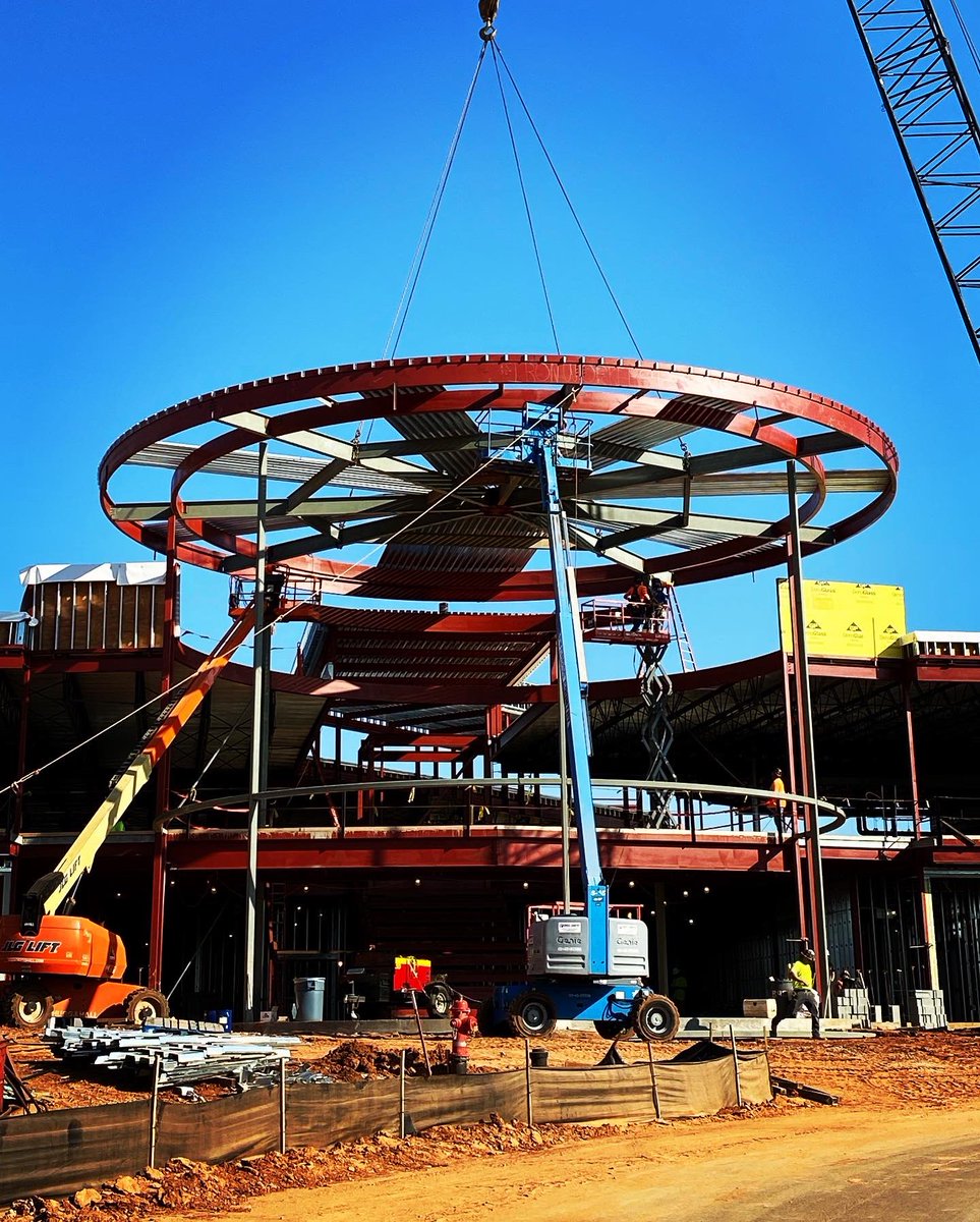 FrancisTuttle's tweet photo. Something exciting happened today at our #DanforthCampus! #Construction crews raised the steel rotunda that’s above the main entrance. This is no small task: it weighs 17 tons! We’re happy everything went smoothly, & we’re one step closer to opening! #Thanks to everyone involved! https://t.co/oLGCtg4geY