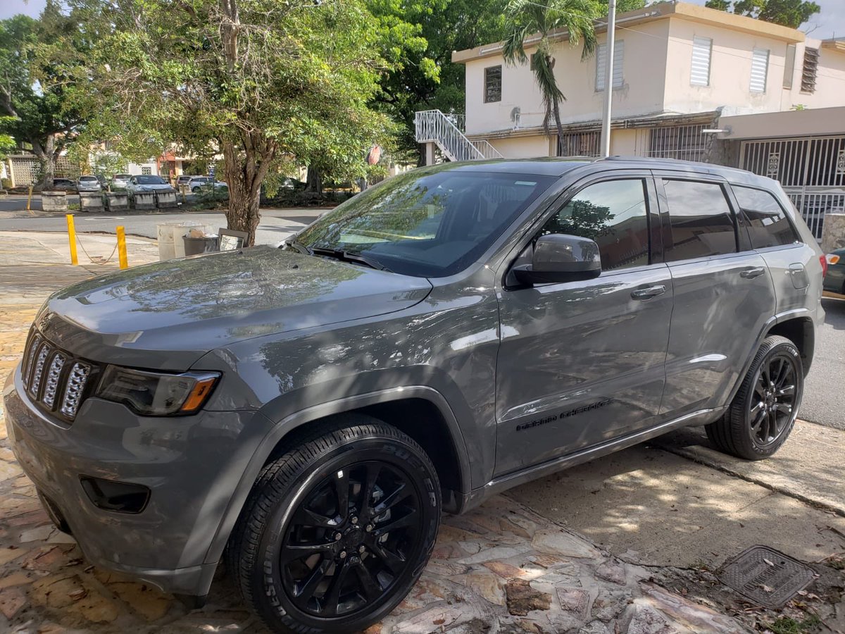 FordRub's tweet photo. Ni como negarse ser parte del equipo del comisionista 4% el d @BecasBenito #Durango Profr. Alex Castillo. Le aprende bien, aviador d la @SEED_Dgo y delegado. Comprandose camioneta new. Para pasear a la "novia" #susydominguez #Cherokee2020 ajas profe! 👎🏻 @GustavoPedroCo2 https://t.co/WtorxEcccn