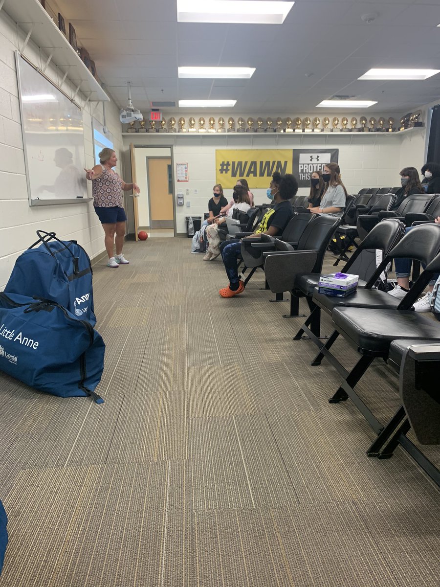 DHSSportsMed20's tweet photo. All our students are now CPR certified! Thank you to Kaye for teaching us this week! 
#IGTBAYJ #LifeSavers https://t.co/f0BxNCv4UT