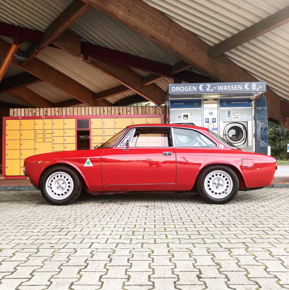 evertvandebeek's tweet image. De Alfa GTV Berrone vanavond weer opgehaald in het Groningense Haren, de terug reis was weer een feest. #freudeamfahren #petrolhead #classicalfa