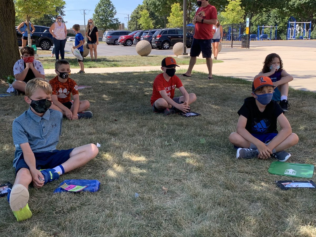 SundhInnovates's tweet image. Welcome back raptors! 🍎🦖🍎#classfamily #d70raptors #d70shinyapple