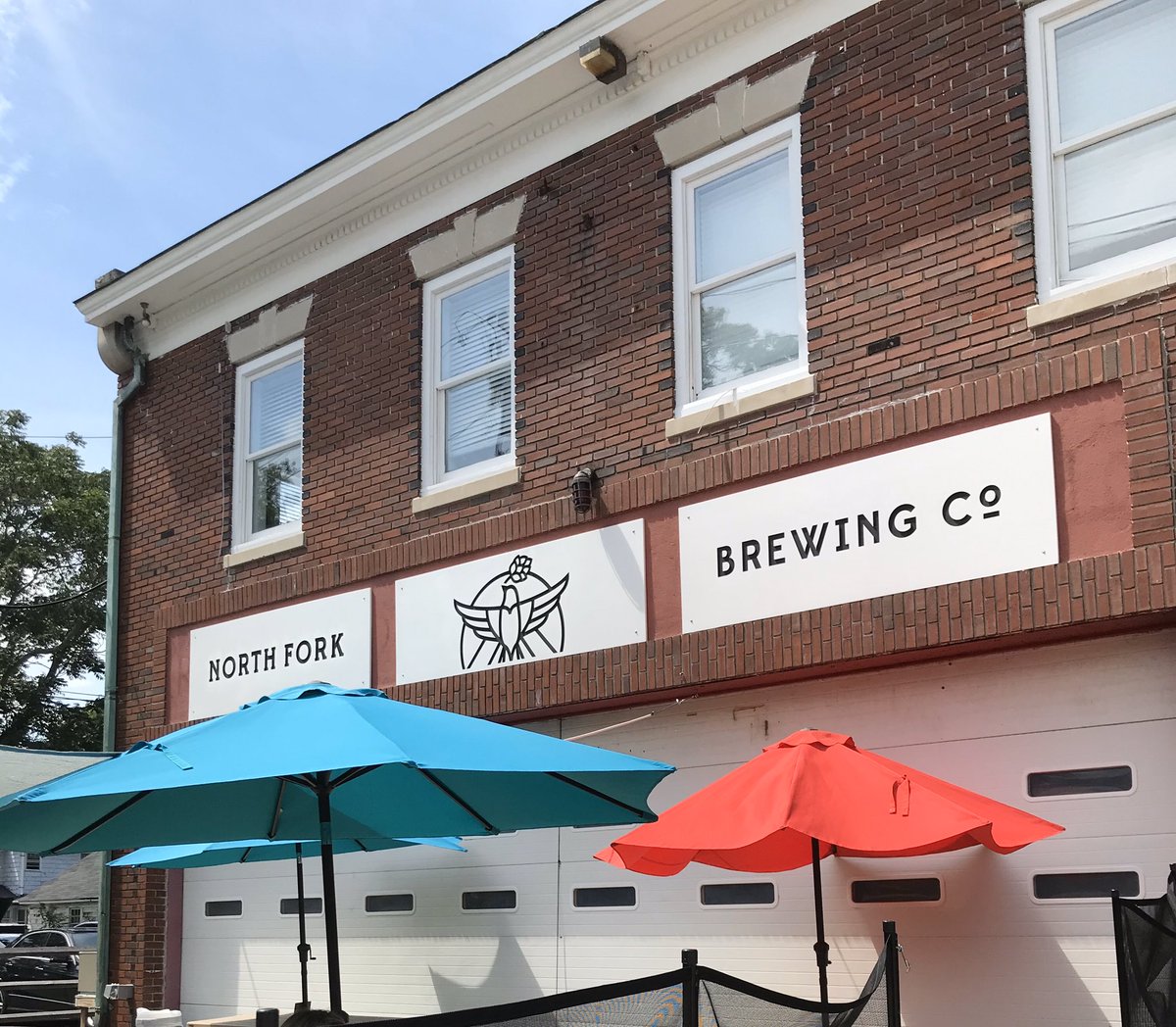 LIBreweries's tweet image. Stopped by the Northfork Brewing Co. about a couple of weeks ago on a beautiful hot summer day. I had a couple of the IPAs, which were excellent. #craftbeer #drinklocal #drinklocalbeer #brewery #longislandbeer #longislandbeers #libeer #northfork #eastend #breweries #ipa #hops
