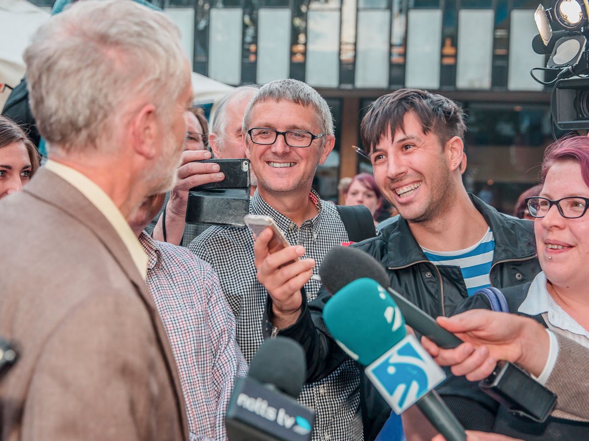 People queued for hours for Jeremy’s rallies. This one was no different; there wasn’t a single seat left vacant in the hall. Jeremy had to give an additional speech outside to hundreds of supporters who couldn’t make it inside.