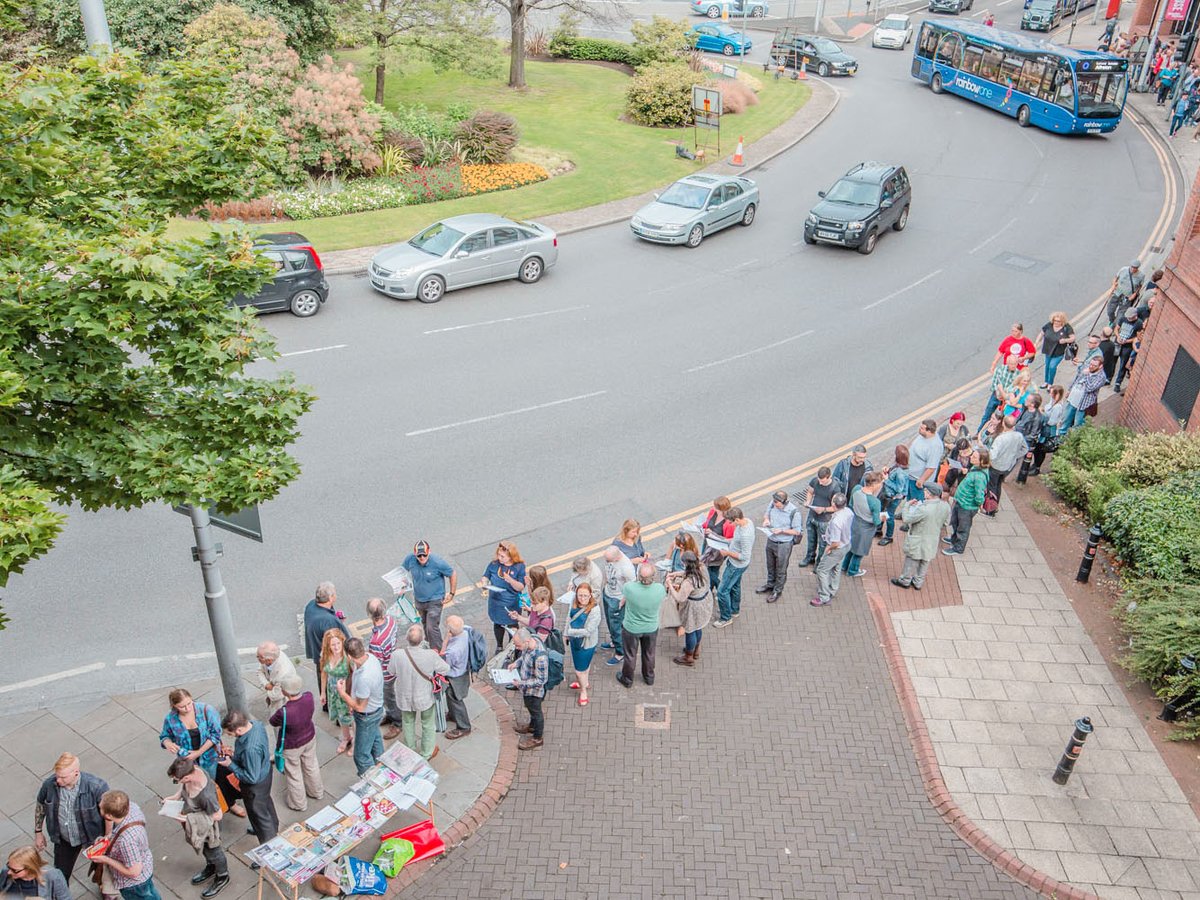 People queued for hours for Jeremy’s rallies. This one was no different; there wasn’t a single seat left vacant in the hall. Jeremy had to give an additional speech outside to hundreds of supporters who couldn’t make it inside.