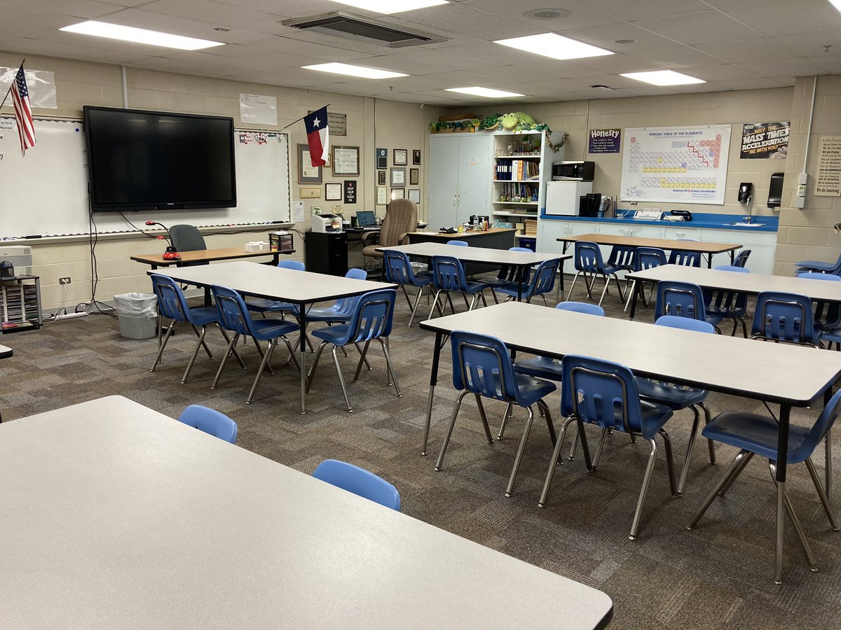 princedavid6th's tweet photo. What a strange start to a school year! Sitting in an empty, silent classroom doesn’t feel right. Silence is not always golden. The bright part of the day was getting to meet some of my students. Moments of conversation and a few laughs with my new kids were golden! #9/8Can’tWait https://t.co/cKge9lp0Lp