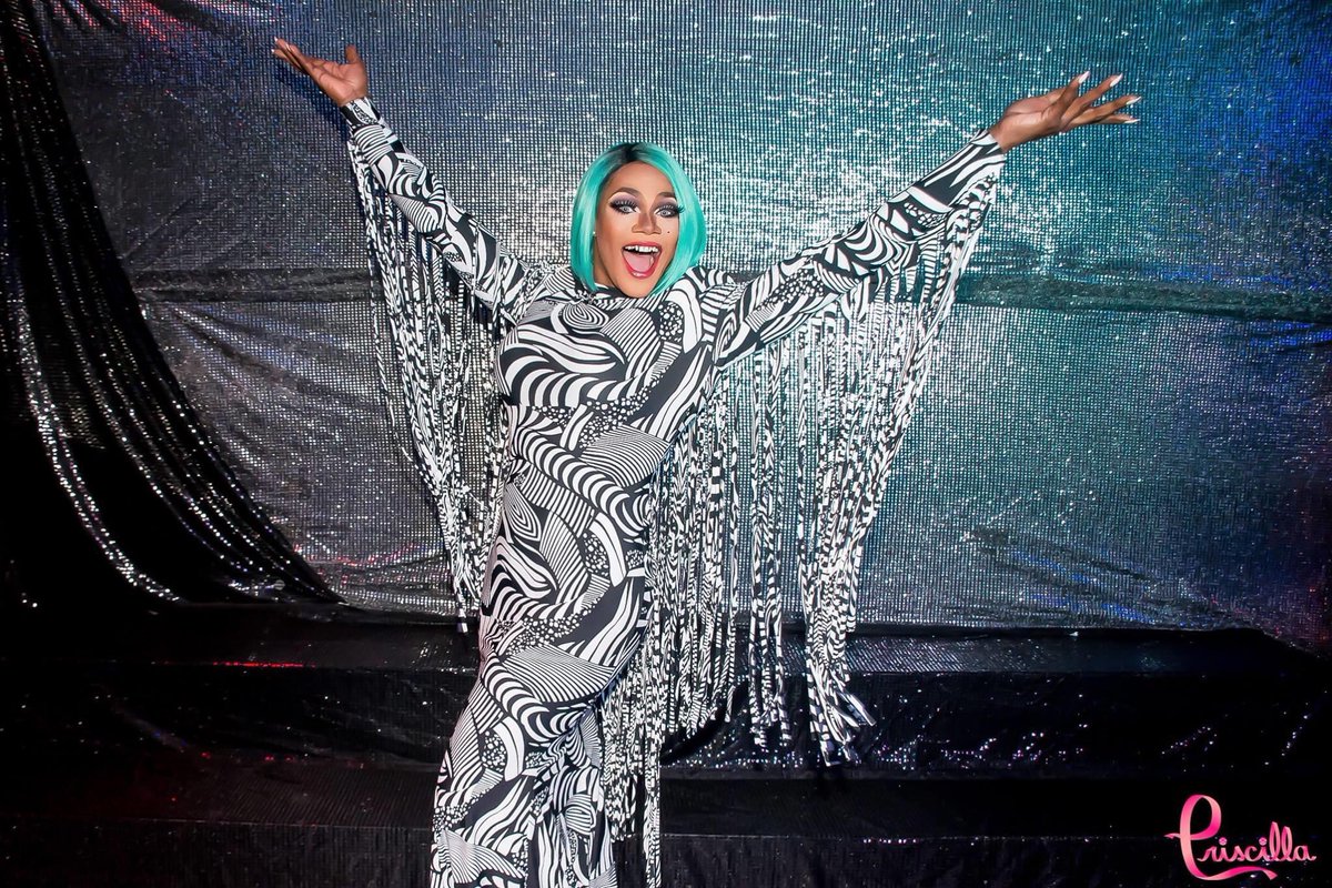 Muito triste com o falecimento de Chi Chi Devayne... alguns cliques da passagem dela por aqui para que a gente possa lembrar sempre dela assim: feliz e dominando o palco.