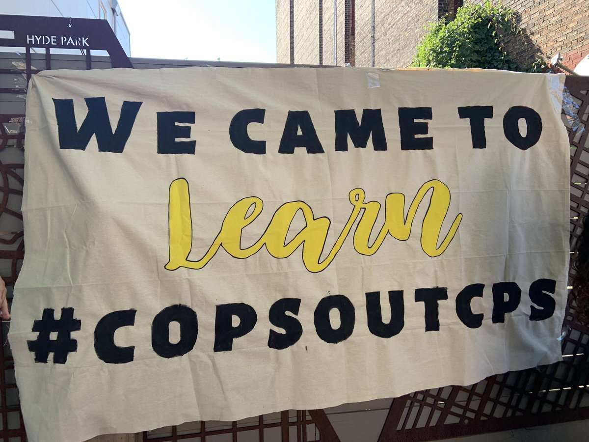 StuStrikeBack's tweet photo. Debuting some new banners π₯°
Come join the party for #CopsOutCPS right now at 18th and Morgan. #PoliceFreeSchools https://t.co/1xUJZTXekf