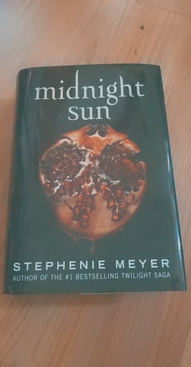 YourStory_Mari's tweet photo. I've waited for about 12 years for #MidnightSun and after reading its 662 pages I want more. Thank you #StephenieMeyer for this gift! https://t.co/xZcvQIbAn3