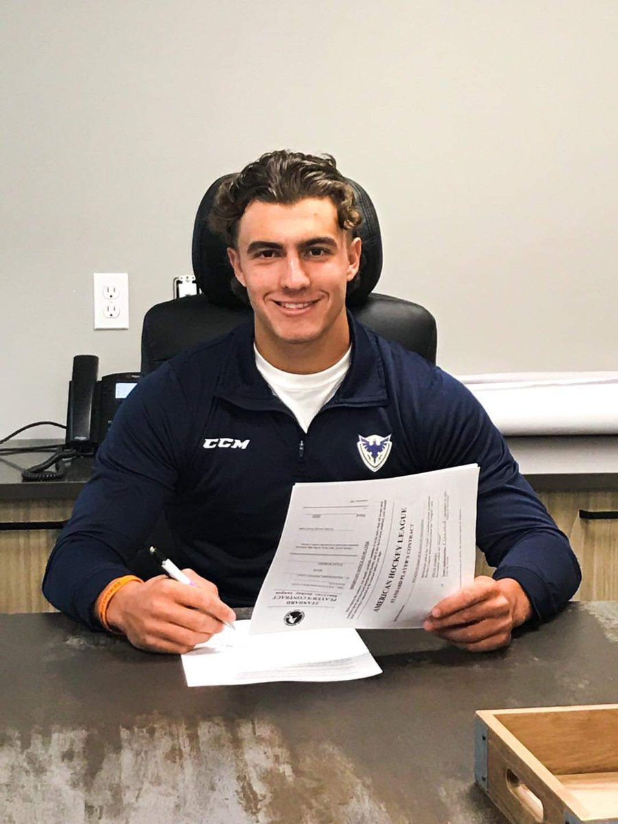 Toutes nos félicitations au MVP de la Classe Thibault GM en 2019, Félix Robert du <a href="/PhoenixSherbroo/">Phœnix de Sherbrooke</a>, pour son tout premier contrat professionnel avec les <a href="/WBSPenguins/">Wilkes-Barre/Scranton Penguins</a>! #fondationDPAH #LHJMQ 
Photo <a href="/PhoenixSherbroo/">Phœnix de Sherbrooke</a>