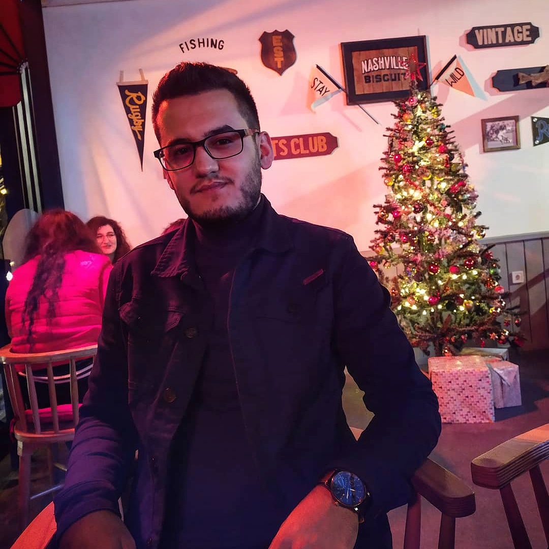 Ya hayallerimiz zamansız, ya da zaman acımasız.