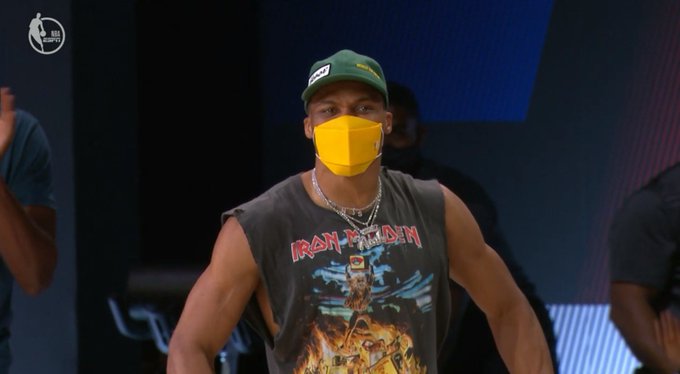 【影片】威少在場邊當教練！哈登調侃：反正他沒事可幹，最好是大點聲幫我們加油！-黑特籃球-NBA新聞影音圖片分享社區