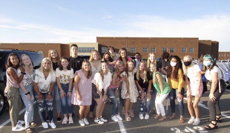 BlueCrewBHS's tweet photo. Our Seniors were READY today to get back to school! I spy a few Student Council and Blue Crew members! Go Pirates! @BHSPirates1967 #firstdayglynn https://t.co/sriiJgXosl