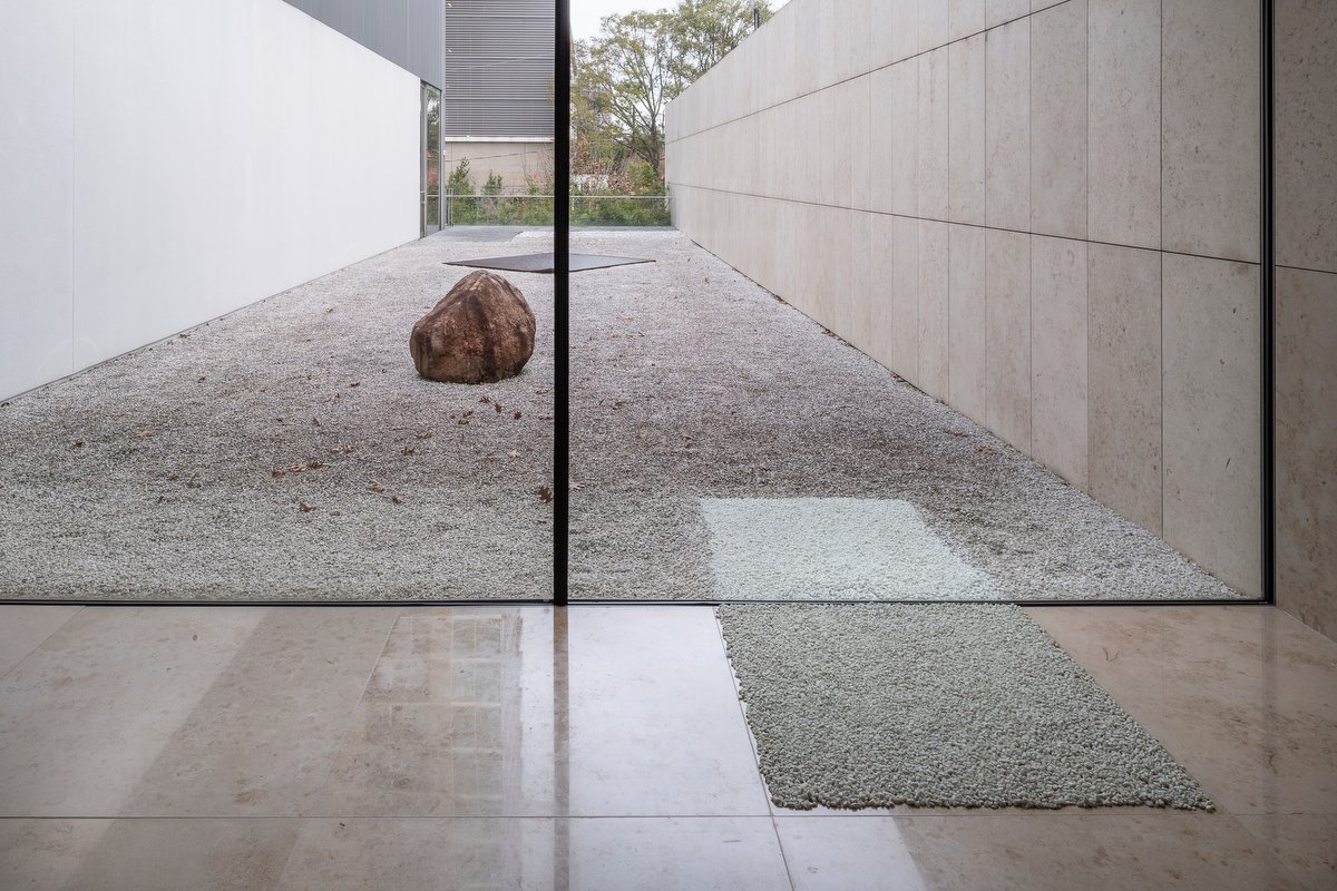asiasocietytx's tweet photo. FINAL DAYS: Artist #MiyaAndo's site-specific exhibition closes Sunday! Enjoy these nighttime and daytime views of the installation "Obon (Lee Ufan)," and see for yourself the artist's response to our permanent exhibition on the second floor. » https://t.co/AhG4puoO1T https://t.co/FOvozL5d7S