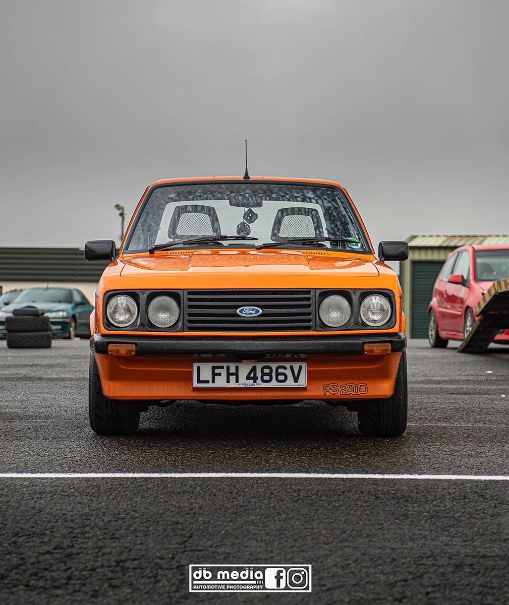 HeritageFord3's tweet photo. Ford Escort RS2000
📷: dbm.jpg
#heritageford #ford #mk2 #mk2escort #escortmk2 #rs2000 #oldschool #classic #blueoval #knockhillracingcircuit #knockhill #scotland #dbmedia https://t.co/c63e4ePLnf