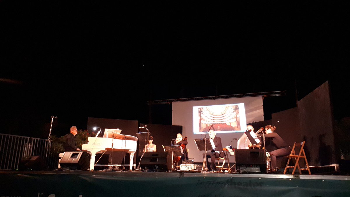 CamillaMad's tweet photo. Emozioni allo stato puro... #musica #Morricone #film #Cavaion #Verona #20agosto https://t.co/PmaUpkAce3