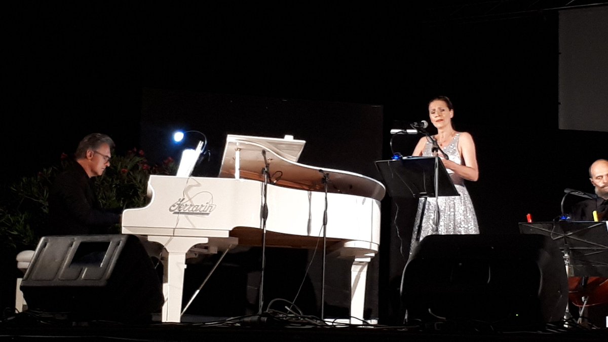 CamillaMad's tweet photo. Emozioni allo stato puro... #musica #Morricone #film #Cavaion #Verona #20agosto https://t.co/PmaUpkAce3