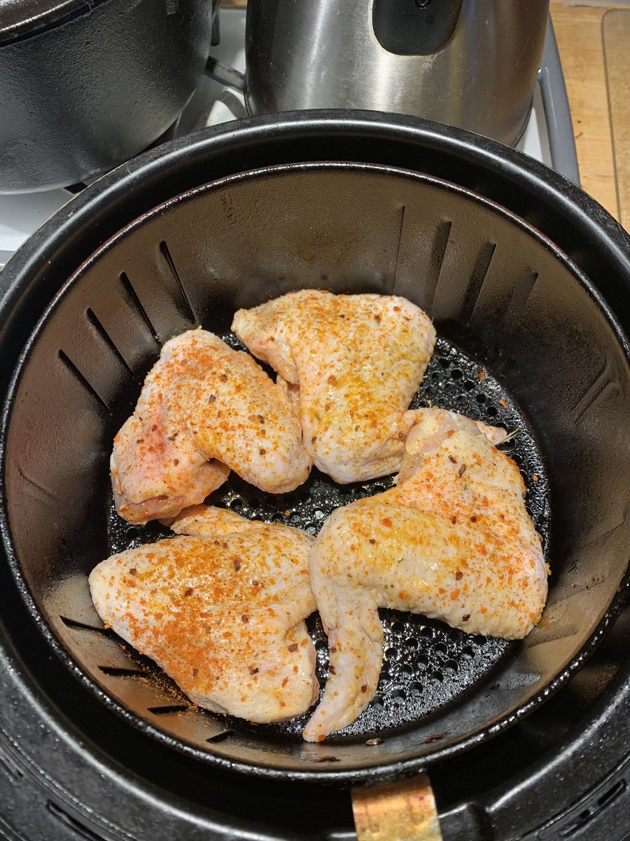 DigitalDDaniels's tweet photo. Oh no I’m cooking #botfood... yardbird spicy wings... it’s perfect #botfuel https://t.co/2pW5uyB8Fs