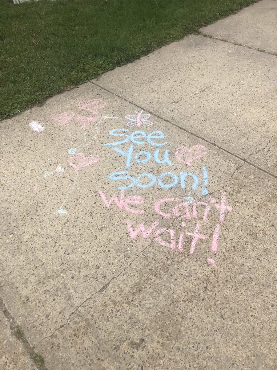 AdairKathleen's tweet photo. A beautiful message from one of our families out front of our building. We are so excited to see everyone! Counting down the days! @setonschoolRD #newschoolyear #setonstrong #AllInThisTogether https://t.co/qEswhQB91F