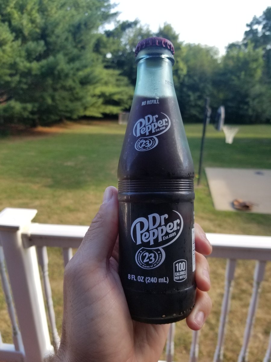 bentruetken's tweet photo. .@drpepper out of a glass bottle on a warm summer evening is possibly the best thing ever. https://t.co/G7FIxwyoox