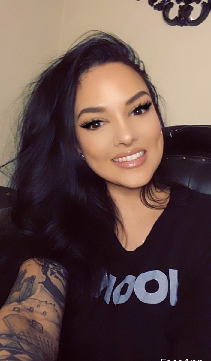 LaneyaArvizu's tweet photo. Hair is black again.
.
.
.
#hairdye #demipermanent #haircolor #blackhair #longblackhair #blackhaircolor #olfaithful ##oldfaithful #gothicstyle #girlsinblack #girlwithtattoos #tattoosleeve #inkaddict #monstertattoo #horrorfan #browneyedgirl #laneya https://t.co/7YPqN6Du94