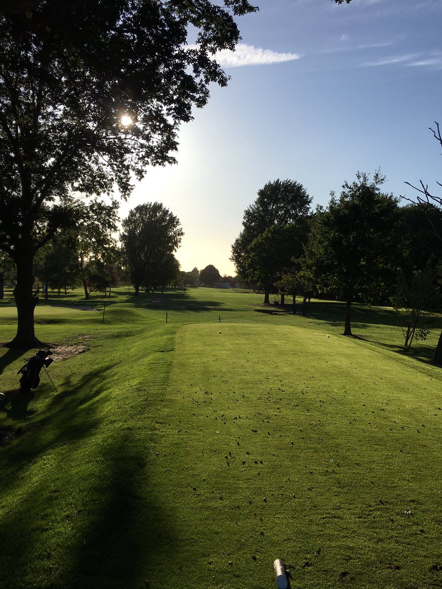 CraigAdamsNSF's tweet photo. Quality evenings golf with Mr Hodges @EalingGolfClub this eve. Finishing the in the low/no light was interesting #usingtheforce https://t.co/i65FnzqxS9