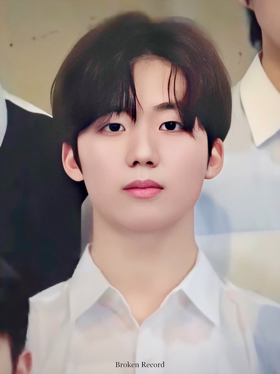 0513__Zero's tweet photo. #최애_4명을_모으면_취향이_보인다

 최애모으니깐 돈쓰고싶다 https://t.co/dj6vKPLcTE