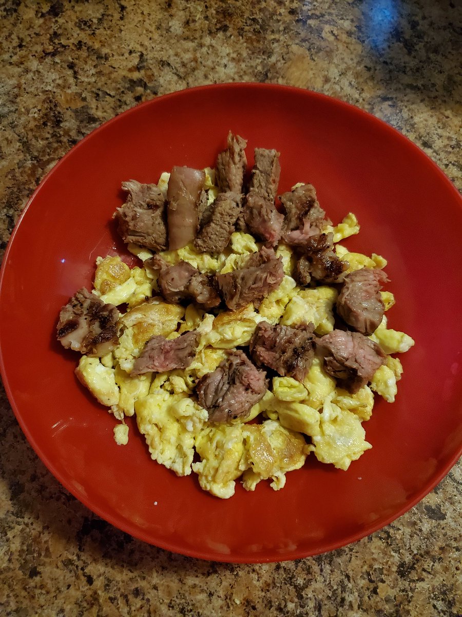 Watching game one of the Macon Bacon vs Savannah Bananas Breakfast Bowl series with a breakfast bowl. Go Bacon! ⚾ 🥓 #MaconBacon #StartTheSizzle
