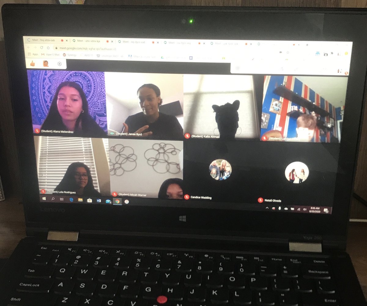 Verrado_AVID's tweet image. AVID upperclassmen joined breakout groups with underclassmen to share their wisdom on tutorials. #collaboration #communication #community #ThisIsAVID