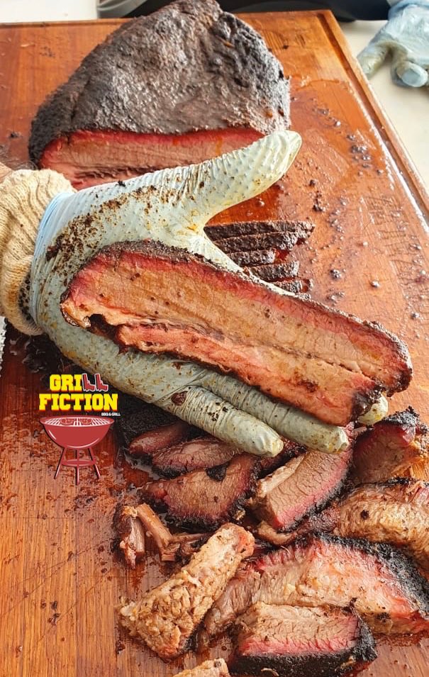Grill_Fiction's tweet photo. ¿Qué tuistar va a querer brisket y unas Holy Sh!t Ribs este domingo? https://t.co/uXBSDUCw8E
