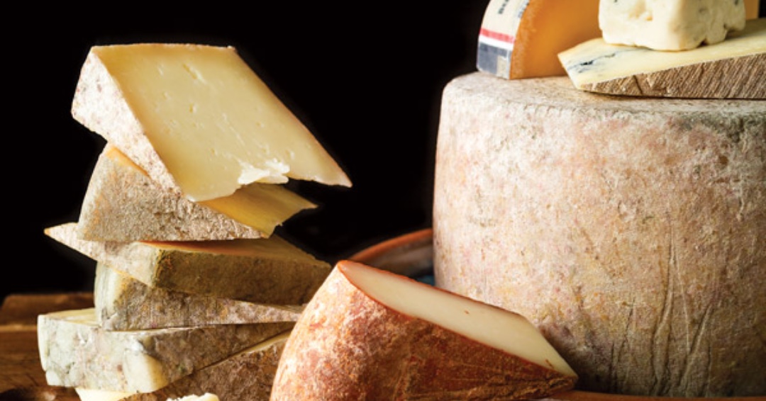 Urban creameries bring the farm to you, and visiting a cheesemonger is a revelation. 🧀 Meet four Ohio greats: <a href="/blackradish/">Black Radish Creamery</a> <a href="/OB_cheese/">Old Brooklyn Cheese</a> <a href="/LampPostCheese/">Lamp Post Cheese</a> and <a href="/UrbanSteadChees/">UrbanSteadCheese</a>: ow.ly/yGKh50B4Kmc