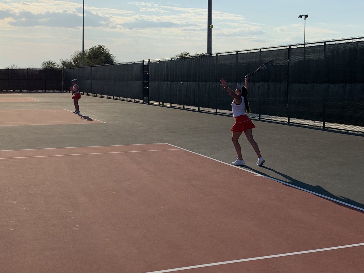 randypittenger's tweet photo. Great start for Lake Belton High School Bronco Tennis ๐พ beating Cameron Yoe in the first match on our beautiful new Bronco Tennis Complex. #GoBroncos #RiseUp #BigRedCommunity #ILoveBelton https://t.co/fr2uSvv449