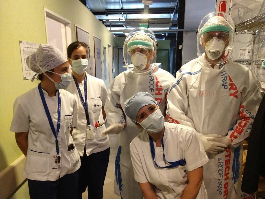 Hoy realicé una visita al Hospital Solidario COIVD Austral en representación de la Universidad y pude comprobar, de modo directo, el grado de profesionalidad del personal. Algo extraordinario. Mi agradecimiento y admiración para cada uno de los que están haciendo esto posible.