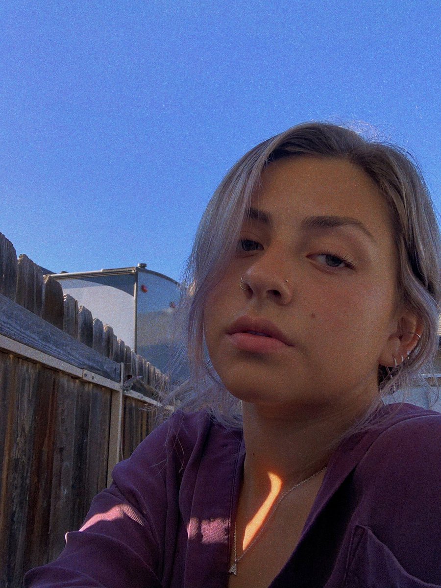 AzsulSanchez's tweet image. Sorry, I’m too busy working on myself to care🖕🏽