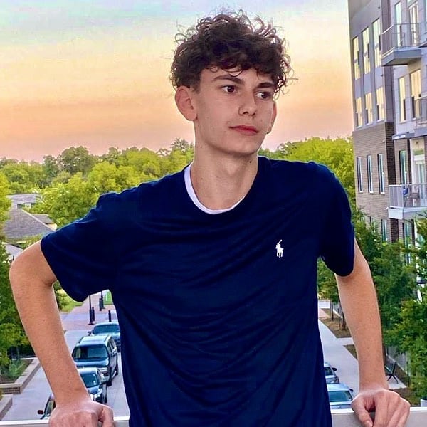 CounselingCses's tweet photo. My baby is a sophomore this year! First day of school! #EMSFirstDay2020 #emsproud @SHS__Basketball @saginawhstx @FangmanGarrett https://t.co/Dr9AtttOVt