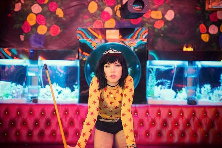 elizaemotion's tweet photo. carly rae jepsen has gotten me through 5 years with an album that just keeps on giving!! happy anniversary to E•MO•TION 💖💖💖
#FiveYearsOfEmotion https://t.co/q37DhuwnMq
