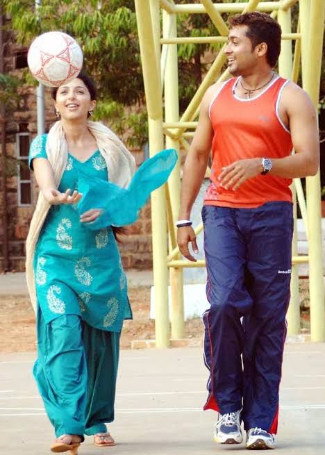 ___meeeeeeeeeee's tweet photo. Happy Birthday @bhumikachawlat Wishes From SuriyaAnna Fans❤🤗
#Sillunuorukadhal @arrahman
#NKrishna
#HappyBirthdayBhumika https://t.co/CyxuW0P9ZM