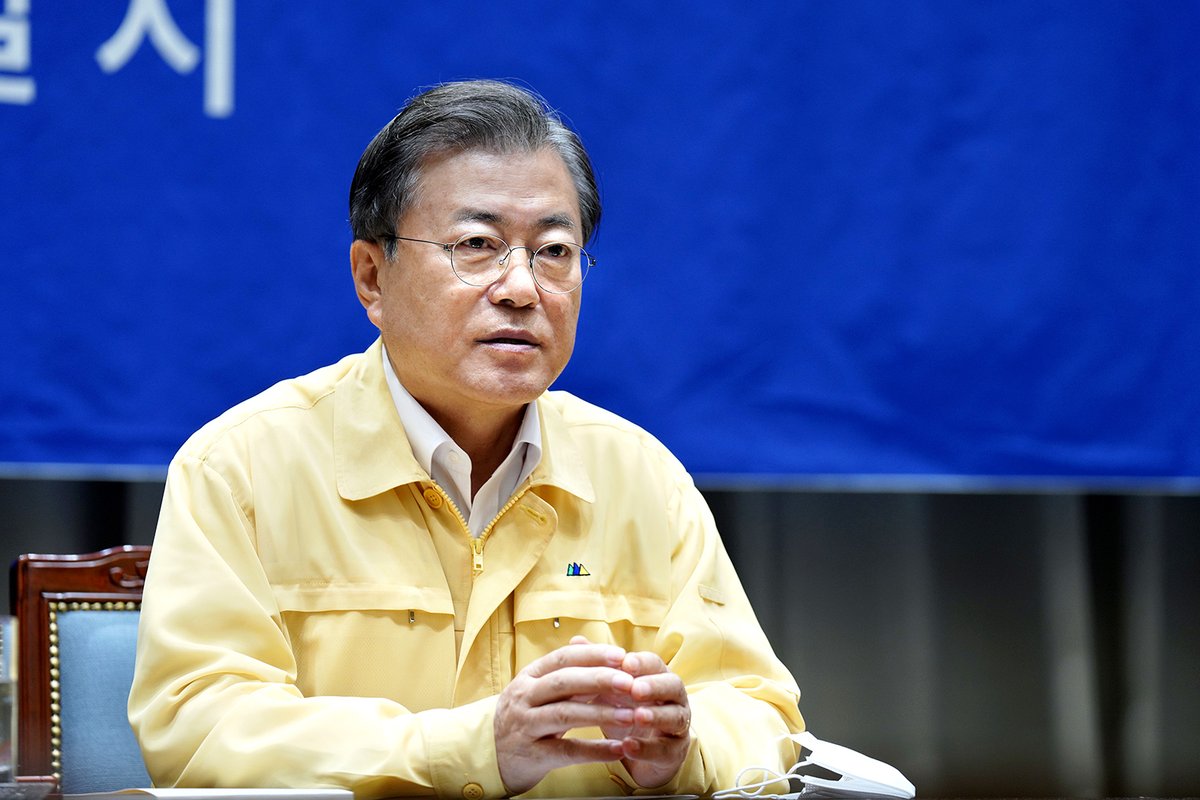 문재인 tweet media
