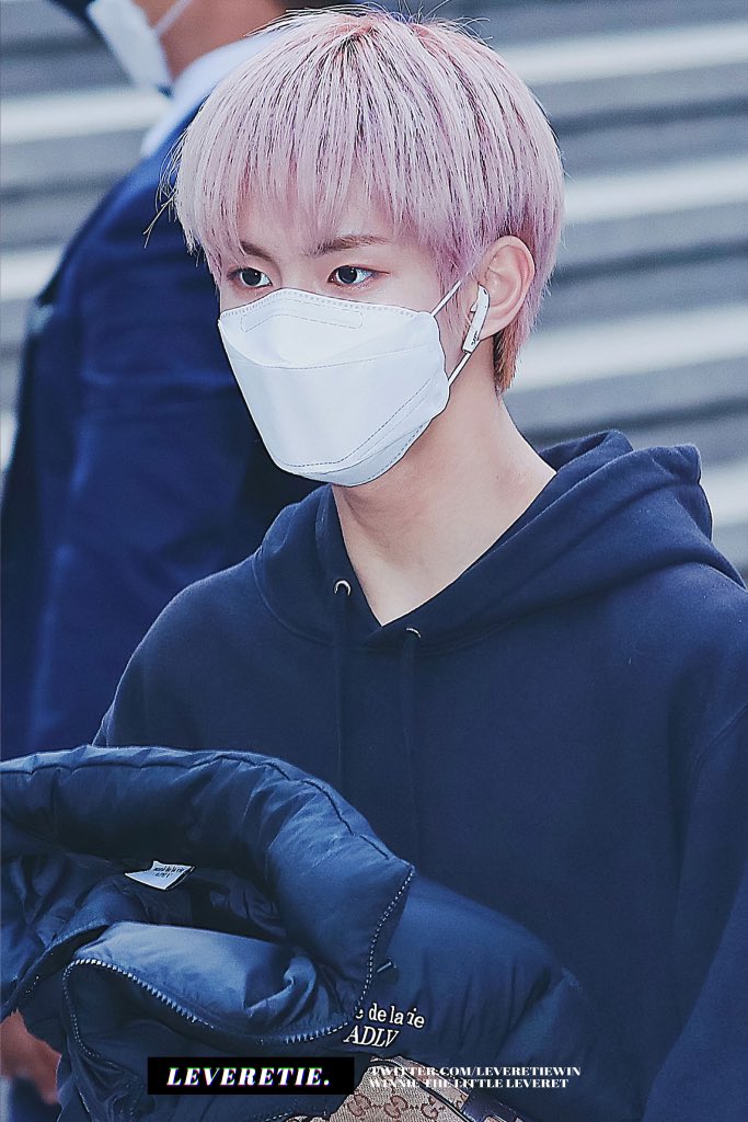 [ #𝐋𝐄𝐕𝐄𝐑𝐄𝐓𝐈𝐄 ]
 
200501 | WELCOME TO 𝐋𝐄𝐕𝐄𝐑𝐄𝐓 LAND 🐰🪐

#WIN #윈 #방준혁 #MCND <a href="/McndOfficial_/">MCND_official</a>