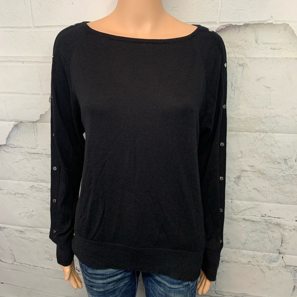 JessicaTomsa's tweet photo. So good I had to share! Check out all the items I'm loving on @Poshmarkapp #poshmark #fashion #style #shopmycloset #zella #michaelmichaelkors: https://t.co/QUwQMuvR1C https://t.co/jes2qkEUdU