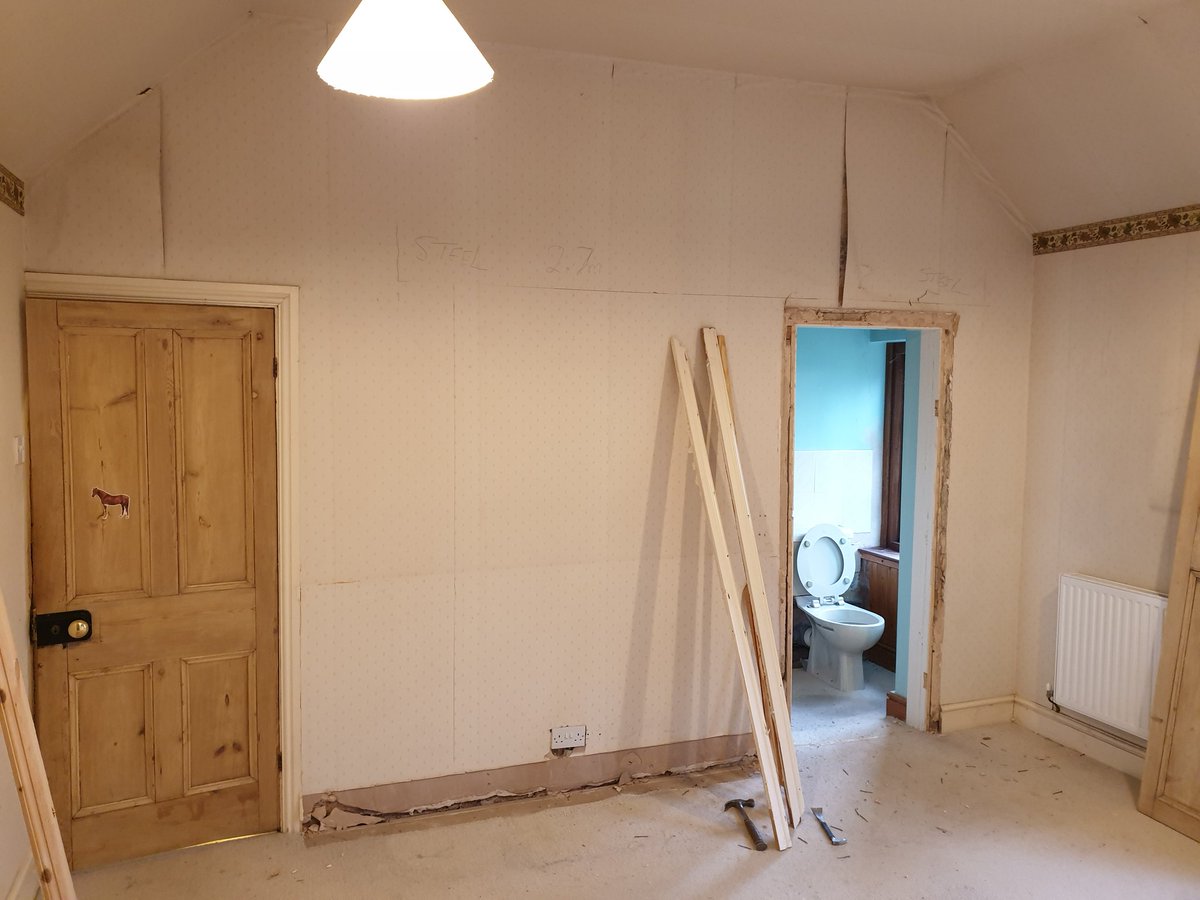 FishJoinery's tweet photo. Been a long 7months working on this project for my client.. now time to hand over the house back to them. #fishcarpentryandjoinery #fishconstruction #renovation #beforeandafter https://t.co/9HrN3VEhGL
