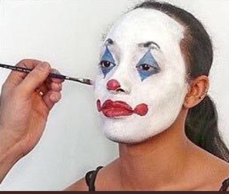 Kgomotsoshashi's tweet photo. Am I going to UCT to laugh when my bf tells me that he wants to marry me and his other gf 😬😂 https://t.co/3dQ6jUgaWK