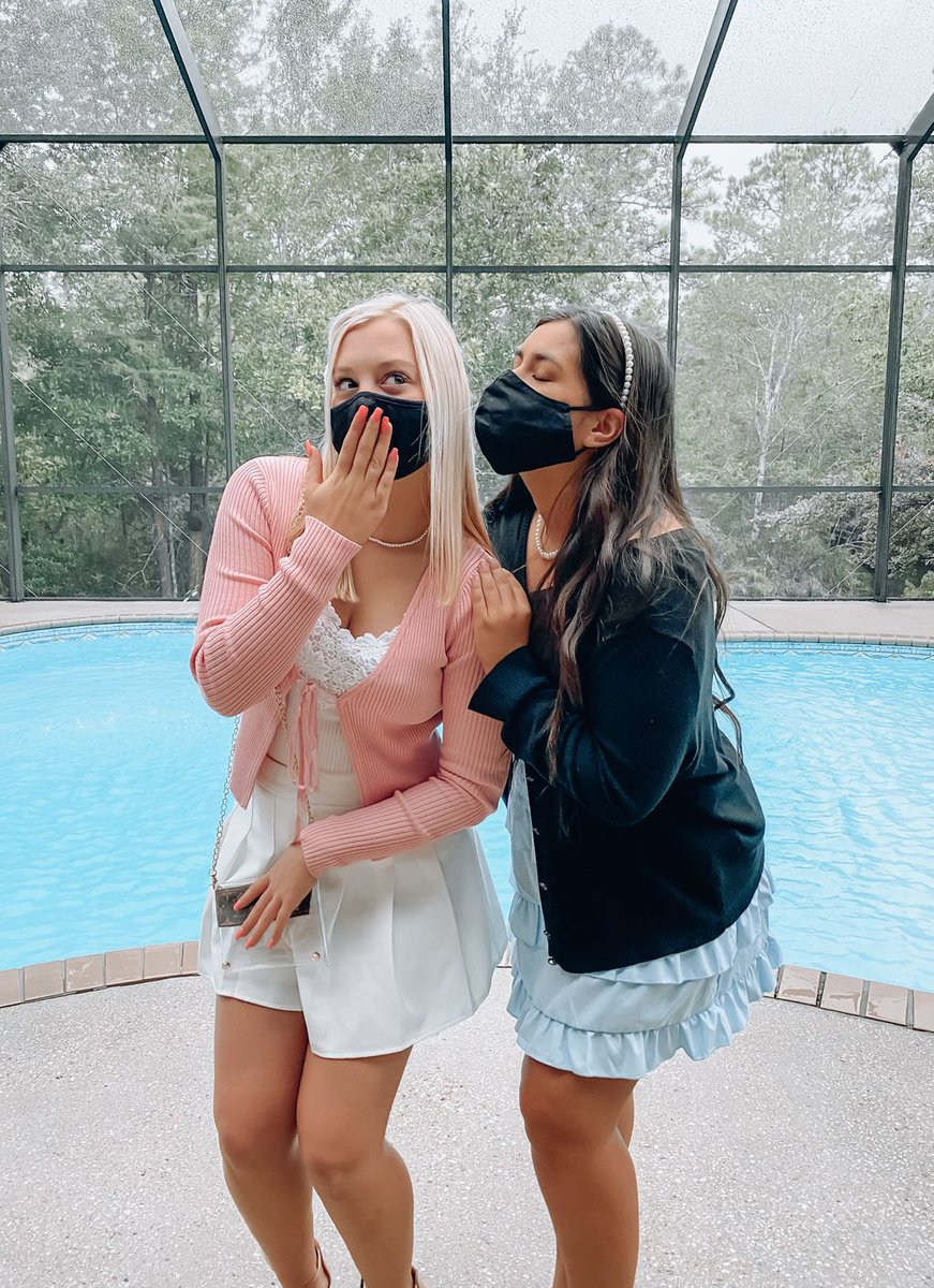 Dynamic Duo day was fun as ever in the Upper East Side of Pensacola! We know we love spirit week! XOXO, Alpha Delta Pi 🦋🤍