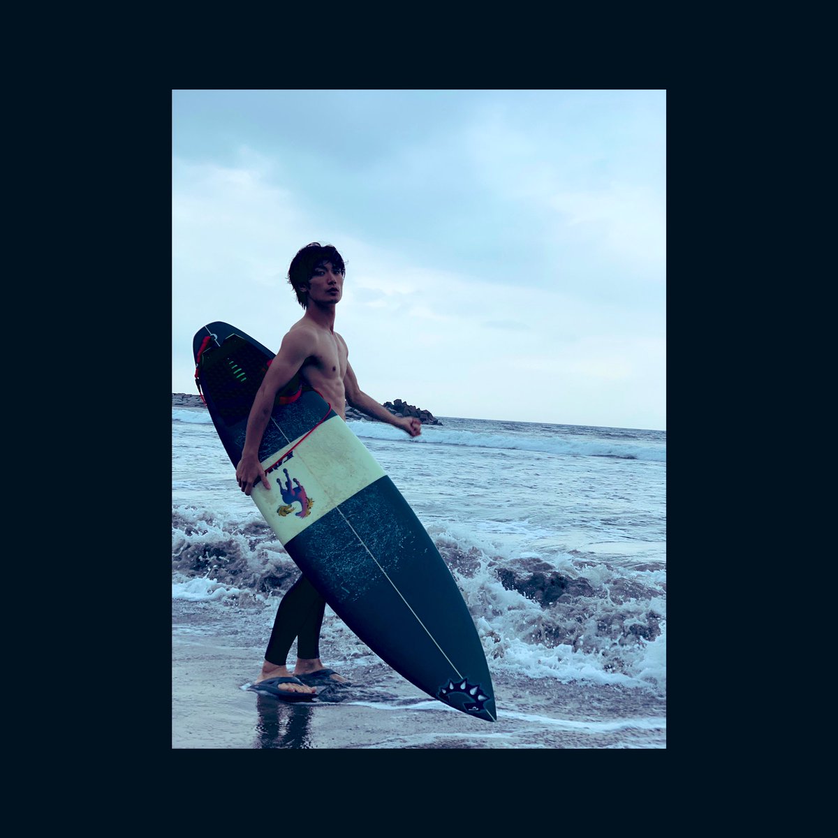 Tomo Ar Twitter 暑いですね 春馬くんのｻｰﾌﾎﾞｰﾄﾞになりたい 笑 わたしも９年ぶりに先日ｻｰﾌｨﾝしてきました 春馬くんｻｰﾌｨﾝしてるときの顔はすごくｲｷｲｷしてますね 写真は 一緒にｻｰﾌｨﾝしてきたっていう妄想です はい 自己満です 三浦春馬 三浦春馬さん