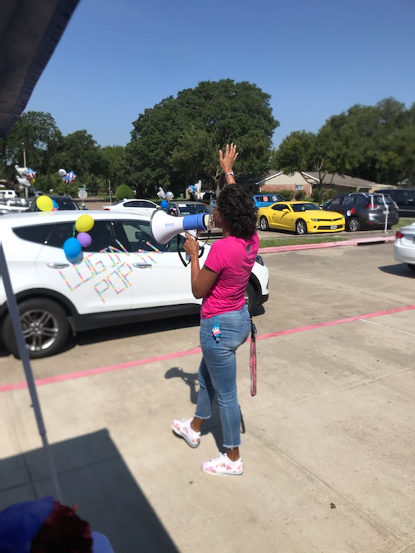 NikaHarrell's tweet photo. Today we welcomed back our teachers with a parade through our @WhoAreWe_SGA school community. It was so good to see everyone! @JonathanNTrinh @Principal_Reyna @MsKrisLee04 @KaliSpates @IslamHelmy7 @DrFolaDimandja @JerryDimandja https://t.co/S0kk2n1RsT