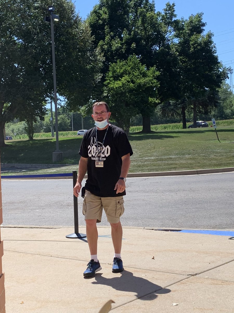ParklandAP's tweet photo. Day/evening two ✅! Awesome job everyone💙! Come on 8th grade (&amp; anyone who hasn’t) let’s get you your supplies for our first day of Remote Learning 2.0 Monday! 📚💻 #togetherwecan #vikingscandoanything #pklrocks2020  @ParklandSchool @School_D15 @PKDeanShay @ilprincipals https://t.co/IyvpShC3kp