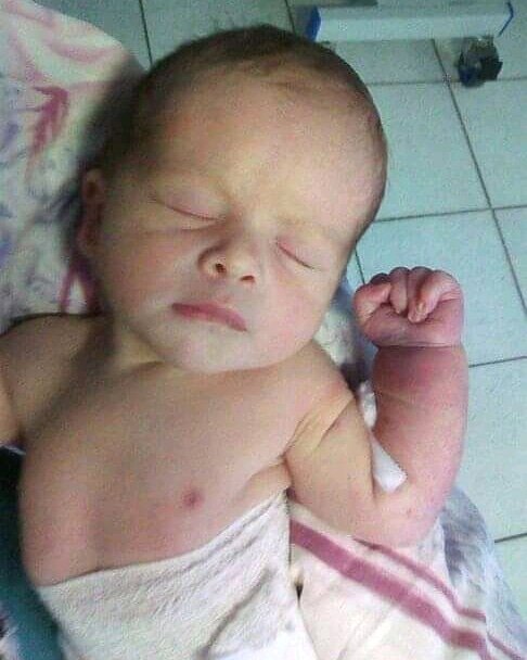 VanessaFlores_1's tweet photo. El bebé Jeremias Emmanuel esta en el Hosital de Coro nació con microcefalia y requiere hacerse examenes valorados en $100 sus padres no tienen el dinero, cualquier ayuda es importante 🙏
Pago movil:  0102 04266255700 4787133
Información llamar al papá del bebe 0426 6255700 https://t.co/IltWr4POei