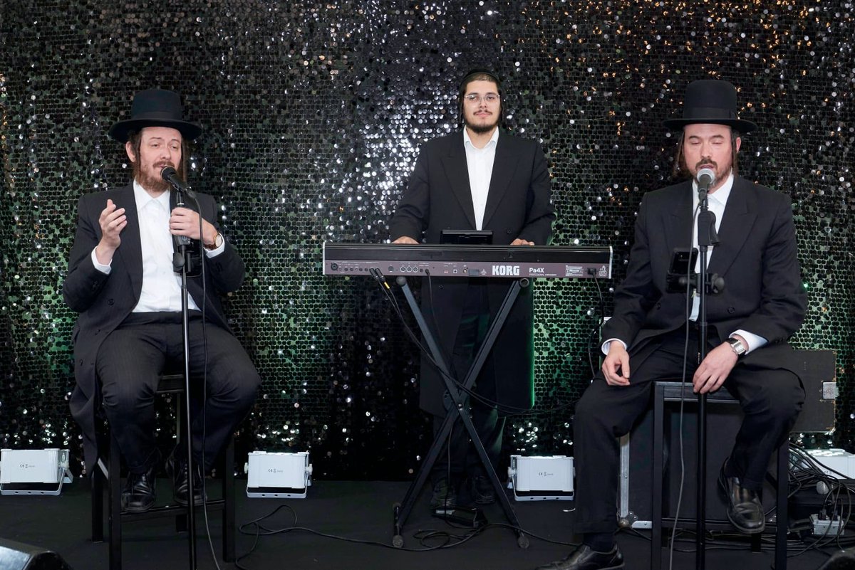 Moishy Glick (@moishyglick) on Twitter photo This time it’s with <a href="/achimfreund/">Freund Brothers</a> beautiful melodies were played #oldies #chasidish #geshmaak #jewishmusic #shevebruches This time it’s with <a href="/achimfreund/">Freund Brothers</a> beautiful melodies were played #oldies #chasidish #geshmaak #jewishmusic #shevebruches