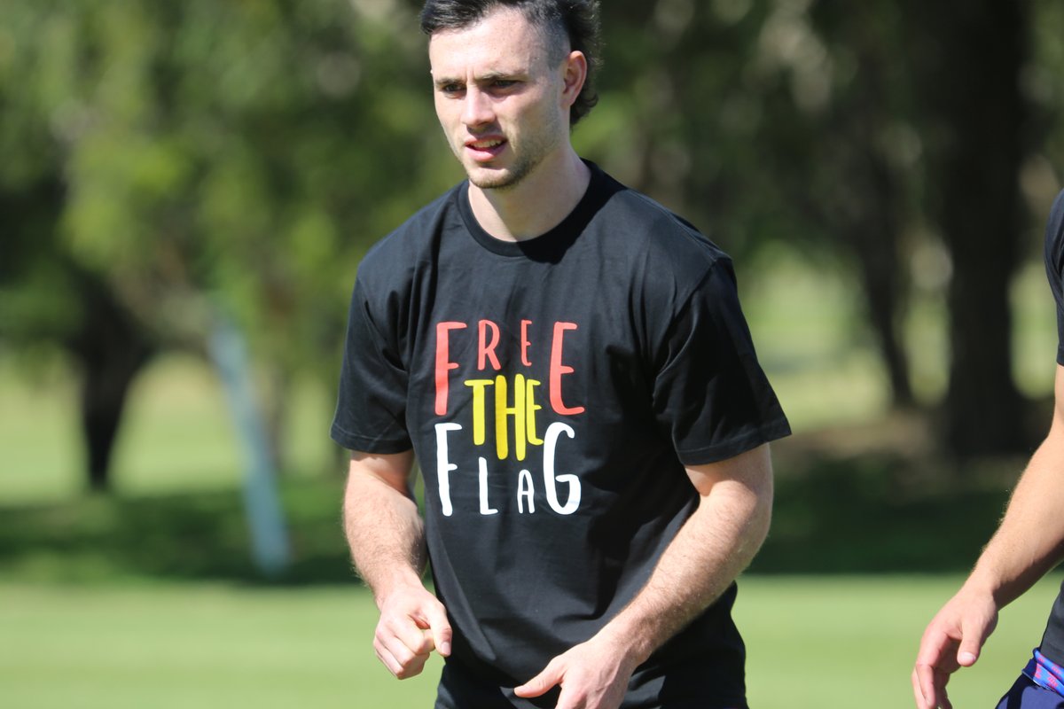 westernbulldogs's tweet photo. #freetheflag 🖤💛❤️

@clothingthegap https://t.co/qmR34Wouos