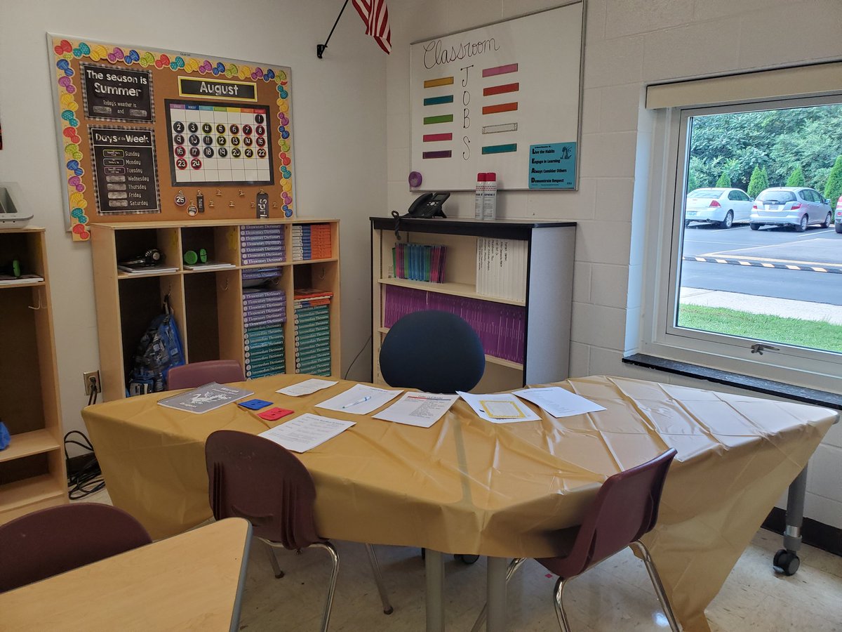 Colter_3rdgrade's tweet photo. I loved getting to meet most of my students today, at Open House! We are going to have an awesome year! #BeTheChange https://t.co/nNHO5CTmu3