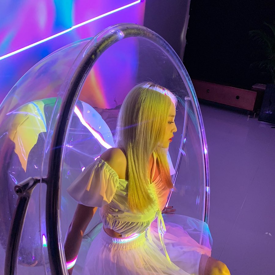 JangYeeunLatam's tweet photo. [Instagram]-20/08/20
⁣
🐯 "🌈"

🔗https://t.co/axDZWFYTwJ
⁣
©®⁣yyyyeeun
Trade.Esp:@yeeuntrade
⁣
@CUBECLC #CLC #YEEUN #JANGYEEUN #예은 #씨엘씨 #CLCISCOMING #CLC_HELICOPTER #CLC_NewLogo #CLC_Visuals https://t.co/xepK9DMNpP